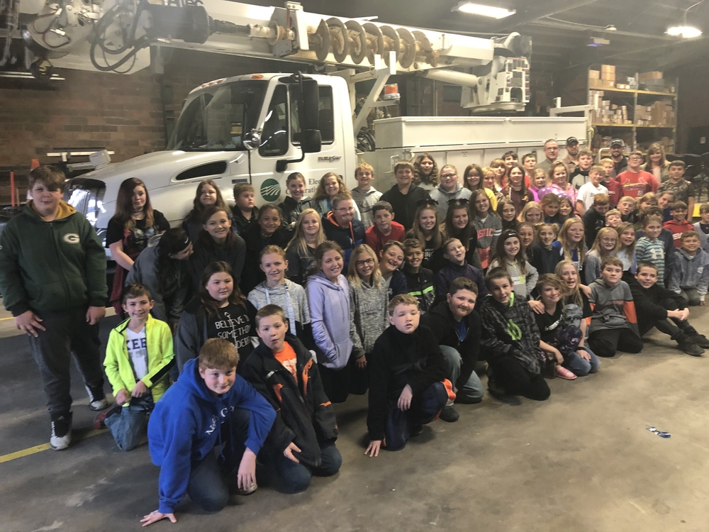6th Graders Visit IL Electric Cooperative