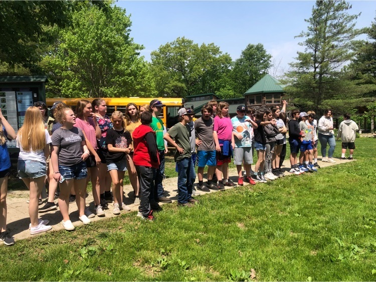 7th graders had fun at tri-county bowl in jerseyville, picnic lunch, and Treehouse wildlife center in Dow. 
